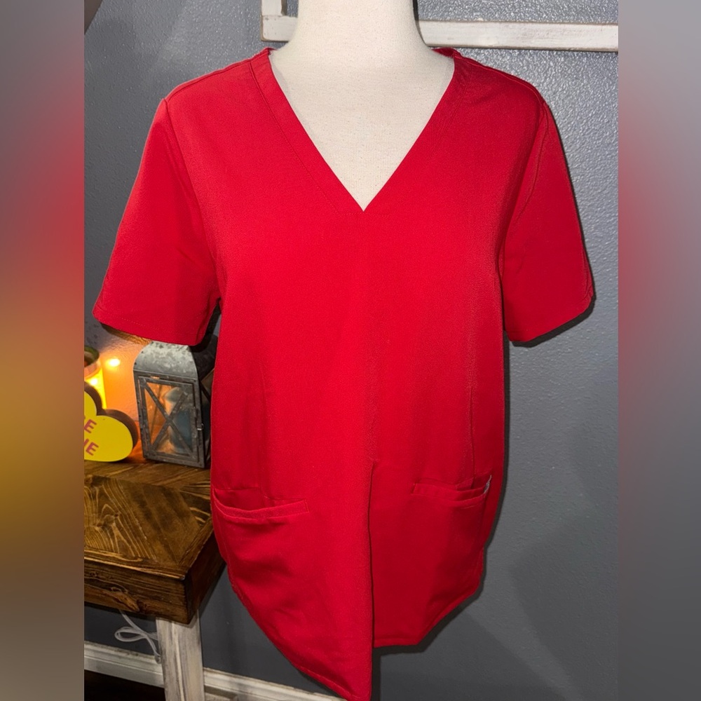 FIGS Casma red scrub top